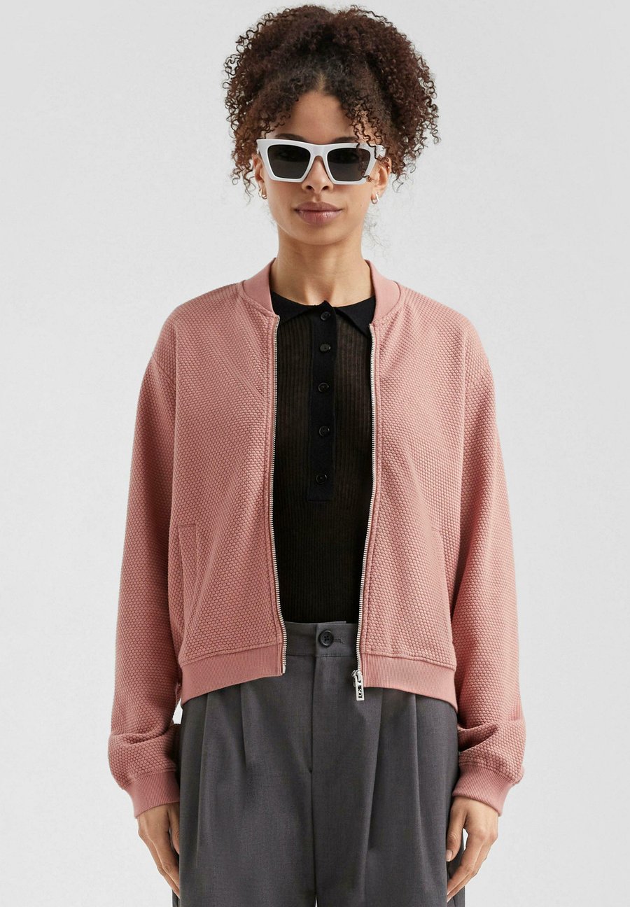 Толстовка QS Zip-up sweatshirt, Altrosa/Pink
Толстовка QS Zip-up sweatshirt, Altrosa/Pink