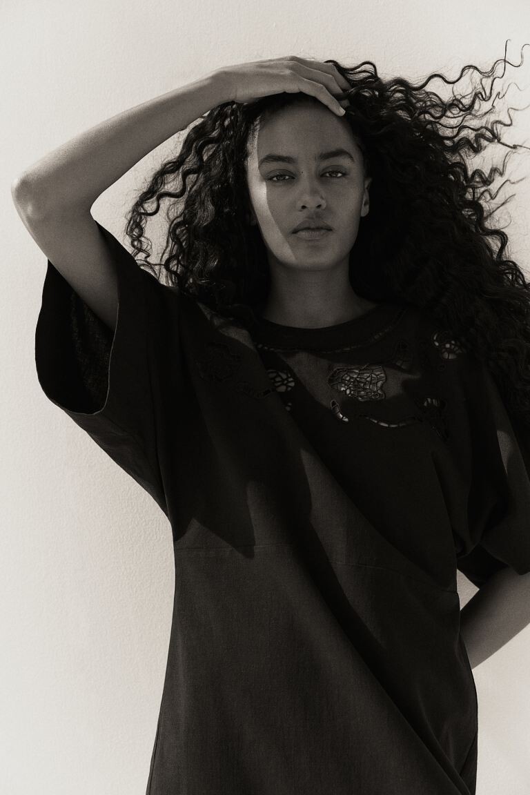 Платье из смеси льна с английской вышивкой H&M, черный
Платье из смеси льна с английской вышивкой H&M, черный