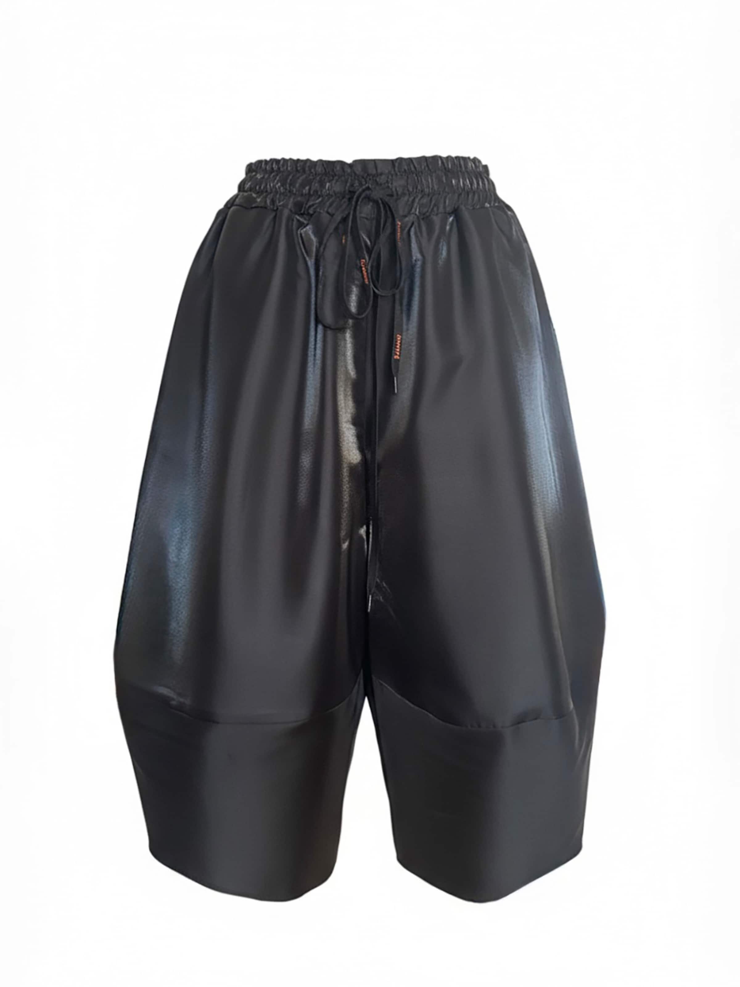 IUnique Штаны Regular 'Ballonique' в черном цвете
IUnique Штаны Regular 'Ballonique' в черном цвете