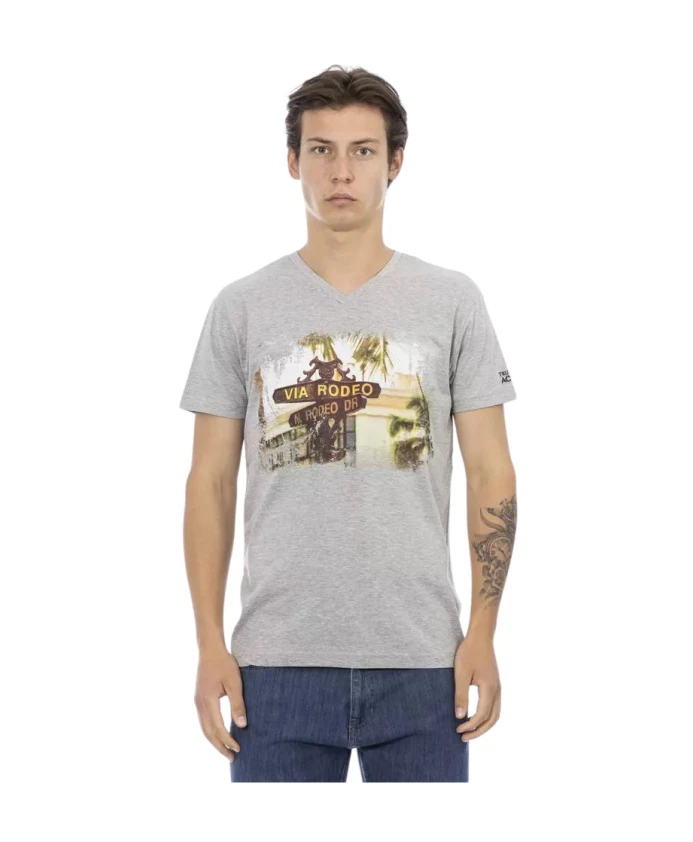 Базовая футболка с V-образным вырезом Trussardi, серый
Базовая футболка с V-образным вырезом Trussardi, серый