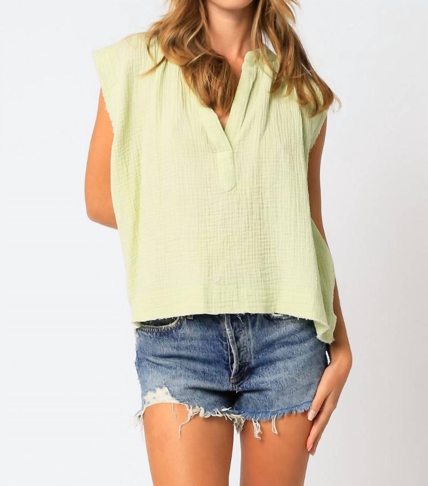 Любимая рваная майка-сетка в нежно-лаймовом цвете OLIVACEOUS, Baby Lime
Любимая рваная майка-сетка в нежно-лаймовом цвете OLIVACEOUS, Baby Lime