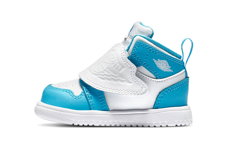 Кроссовки Jordan Sky Jordan 1 UNC TD
Кроссовки Jordan Sky Jordan 1 UNC TD