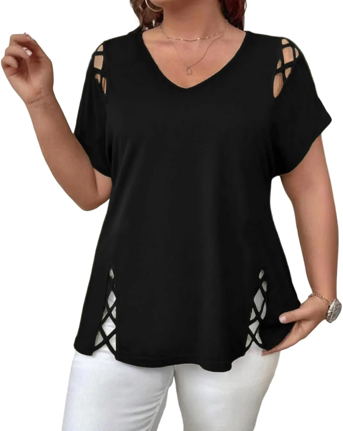 Женский топ с V-образным вырезом и ажурными вставками на рукавах и подоле
Женский топ с V-образным вырезом и ажурными вставками на рукавах и подоле