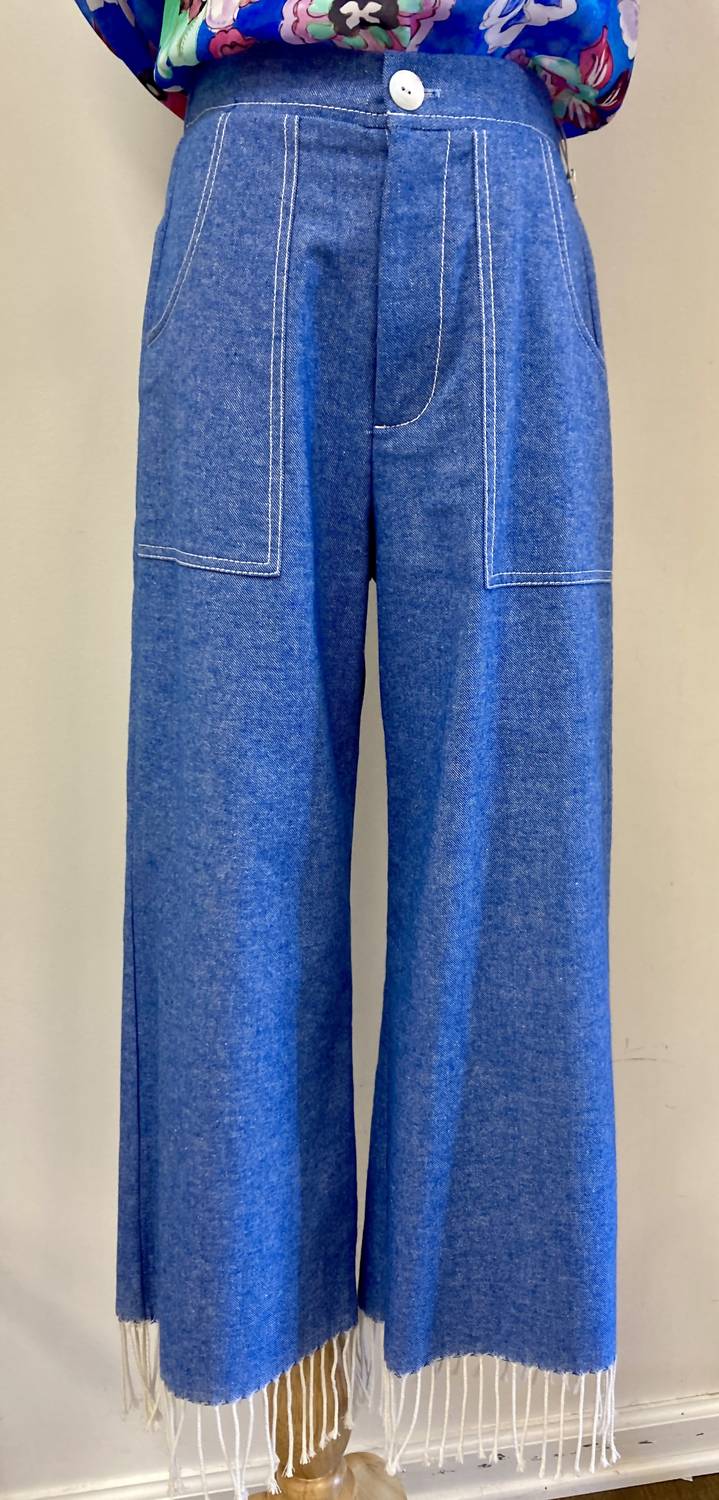 Брюки Cameron с бахромой синего цвета Fifteen Twenty
Брюки Cameron с бахромой синего цвета Fifteen Twenty