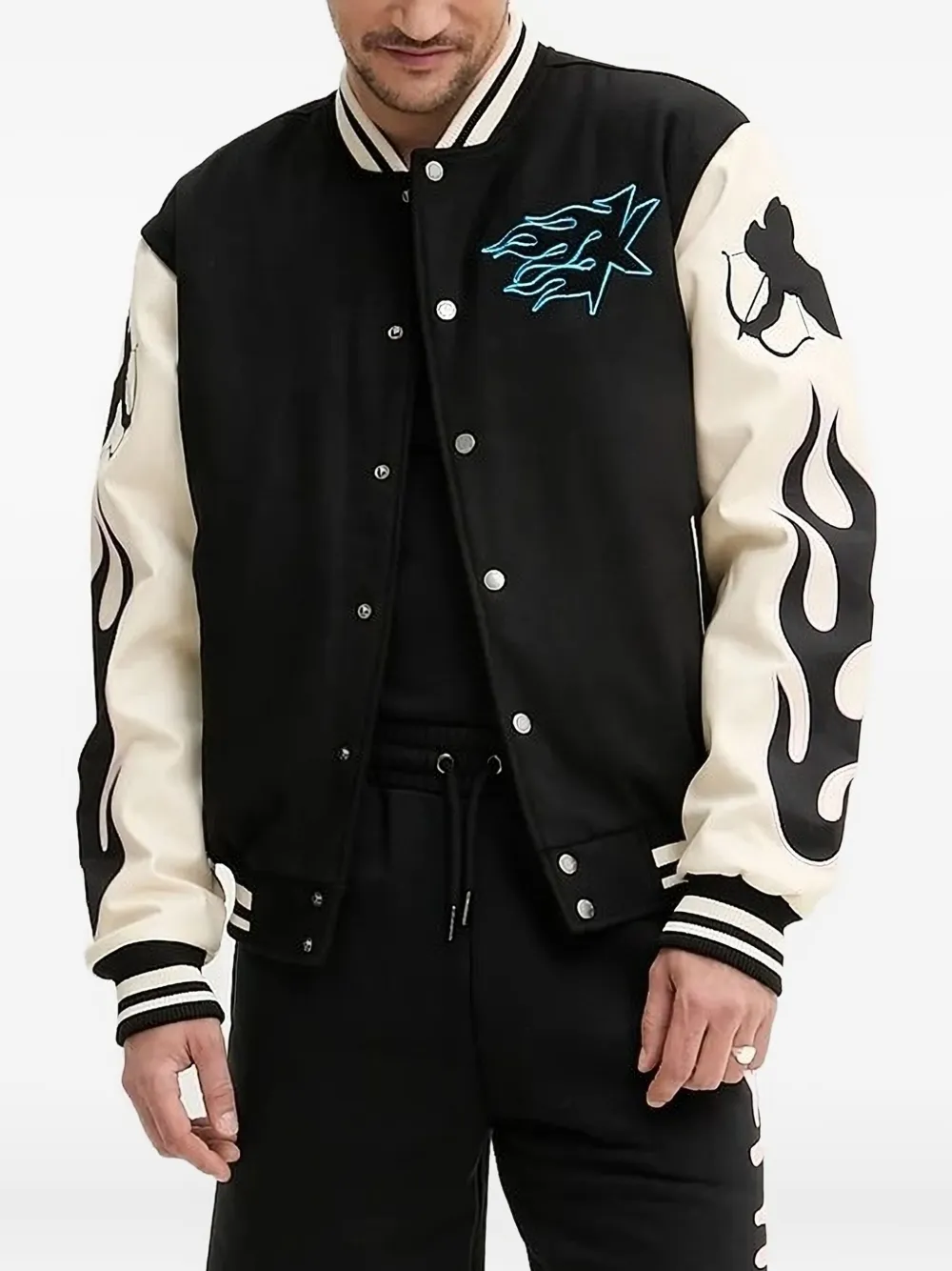 Украшенная бейсбольная куртка karl kani, черный
Украшенная бейсбольная куртка karl kani, черный