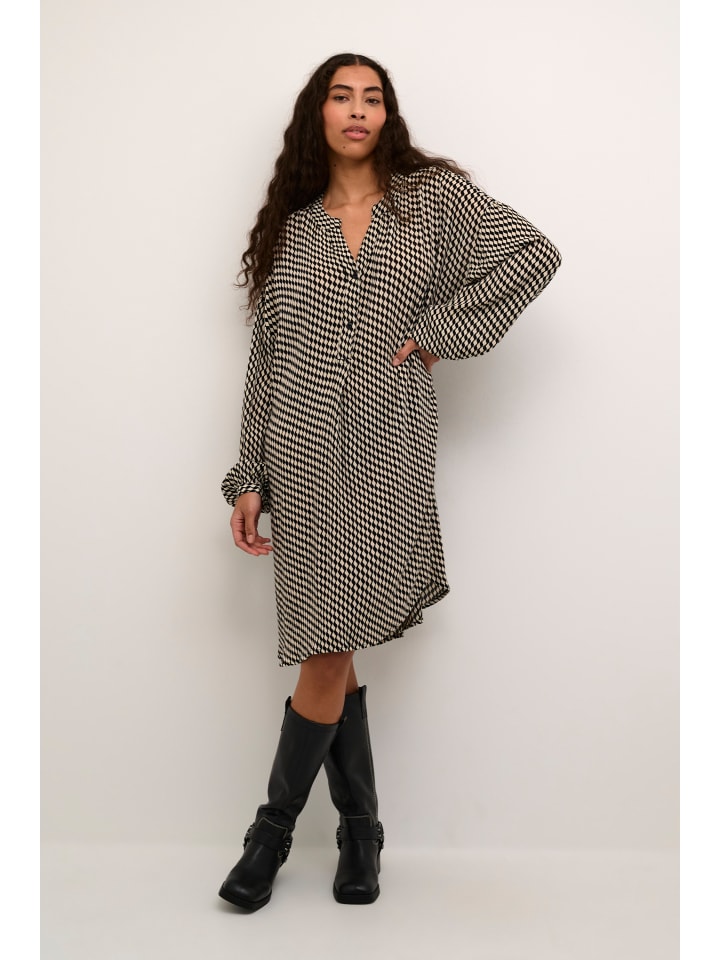 Платье до колена Kaffe
Платье до колена Kaffe