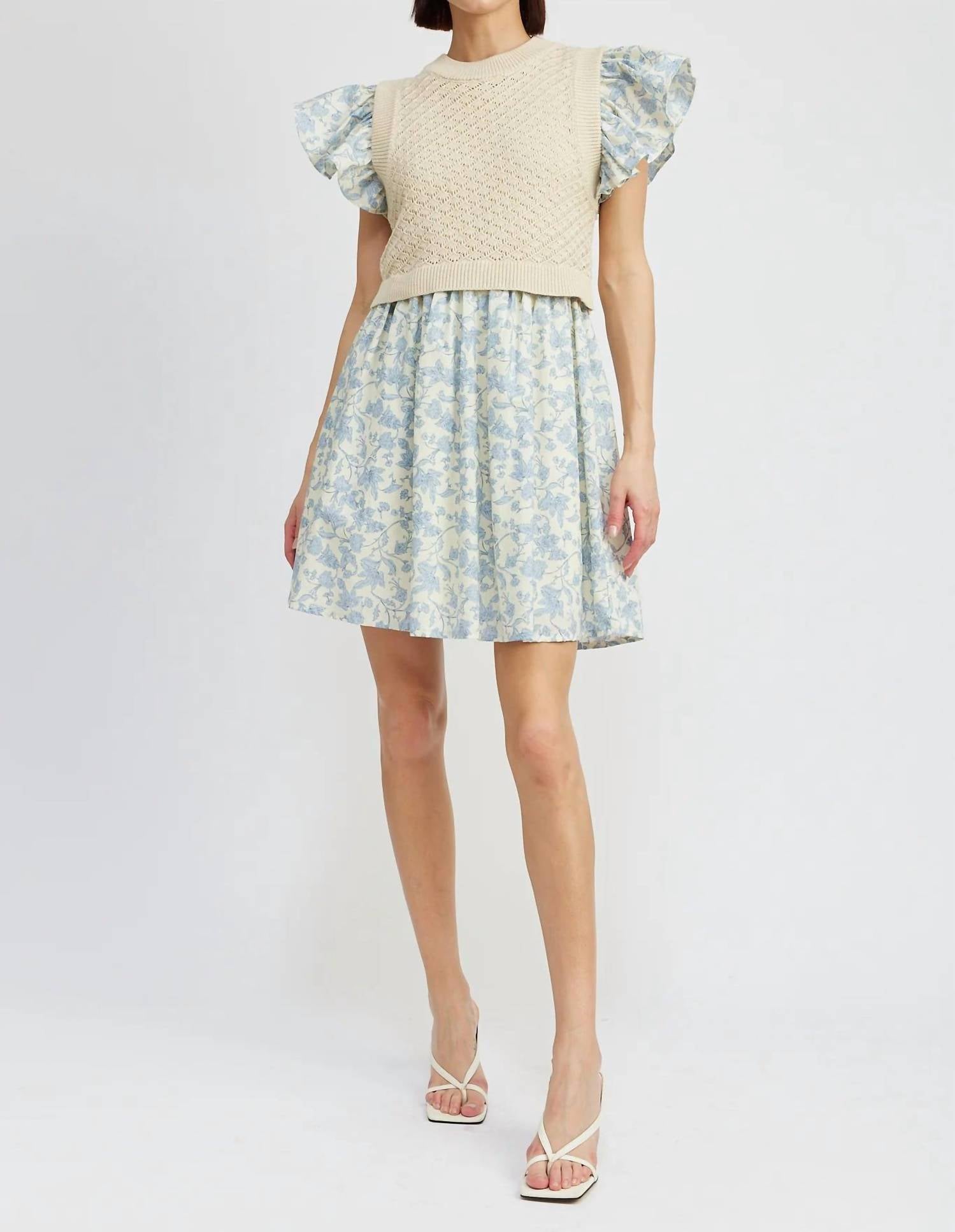 Платье Egret в натуральном светло-голубом цвете En Saison
Платье Egret в натуральном светло-голубом цвете En Saison