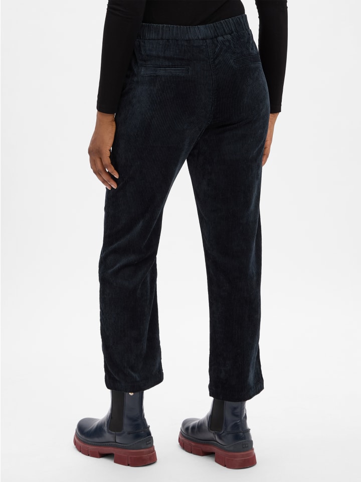 Брюки темно-синего цвета Marie Lund
Брюки темно-синего цвета Marie Lund