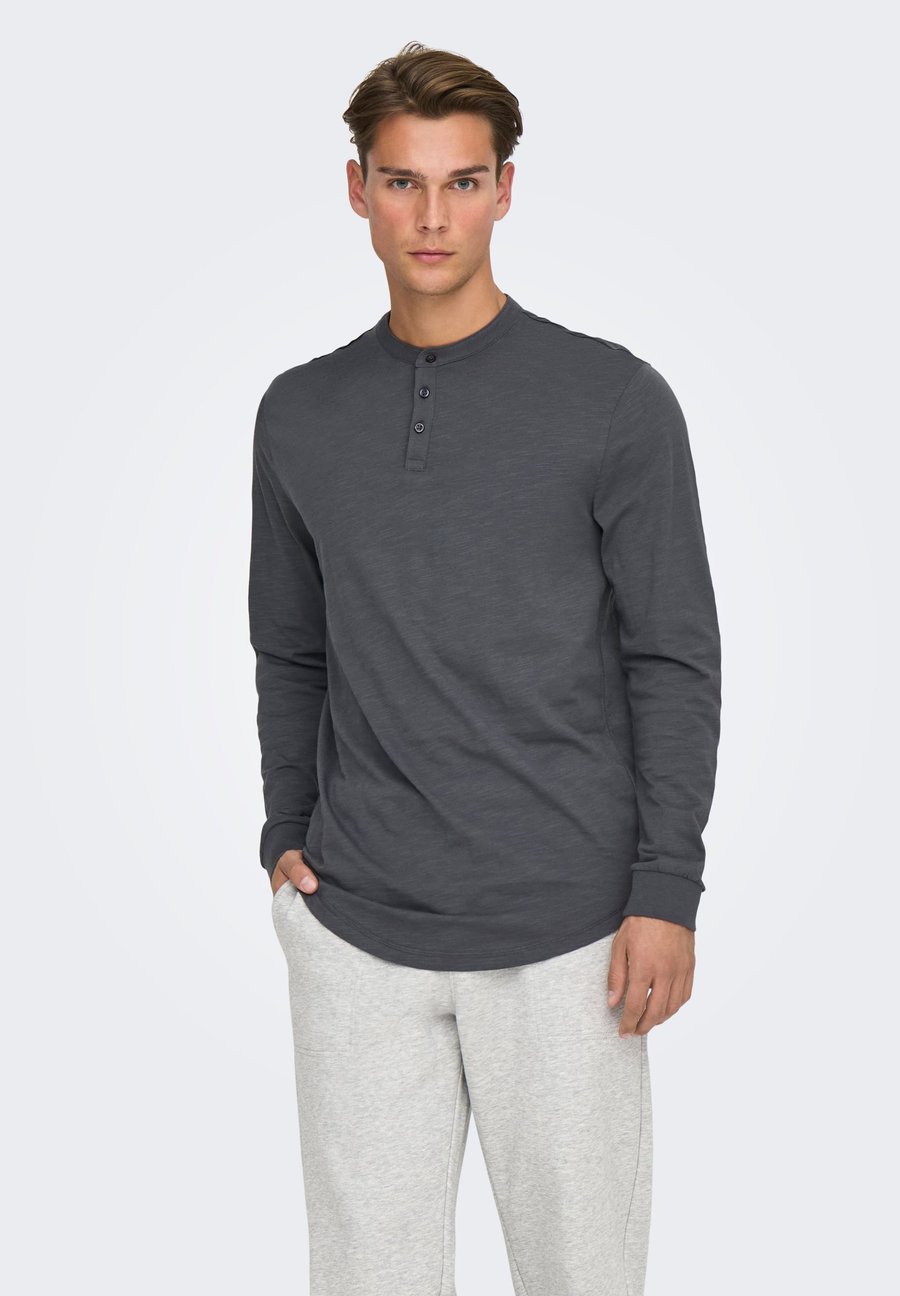 Топ Only & Sons ONSBENNE HENLEY REG, Grey Pinstripe/Grey
Топ Only & Sons ONSBENNE HENLEY REG, Grey Pinstripe/Grey