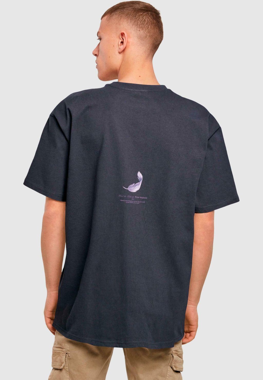 Футболка с принтом VIVE LA LIBERTE TEE Upscale by Mister Tee, темно-синий
Футболка с принтом VIVE LA LIBERTE TEE Upscale by Mister Tee, темно-синий