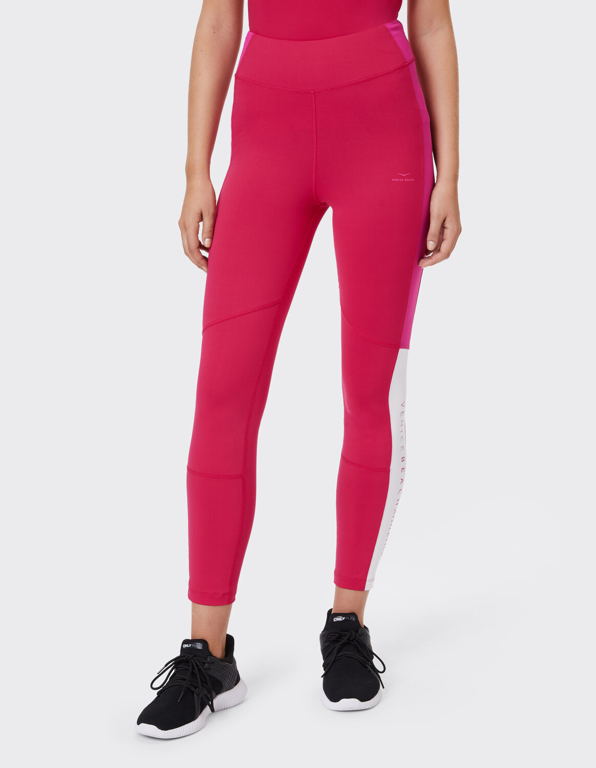 Леггинсы Venice Beach Sporthose VB Clifia, цвет ruby red_virtual pink
Леггинсы Venice Beach Sporthose VB Clifia, цвет ruby red_virtual pink