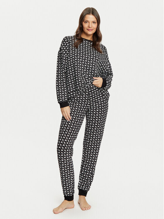 Пижамы стандартного кроя Guess, черный
Пижамы стандартного кроя Guess, черный