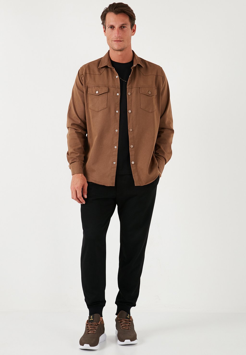 Летняя куртка REGULAR FIT Buratti, коричневый
Летняя куртка REGULAR FIT Buratti, коричневый