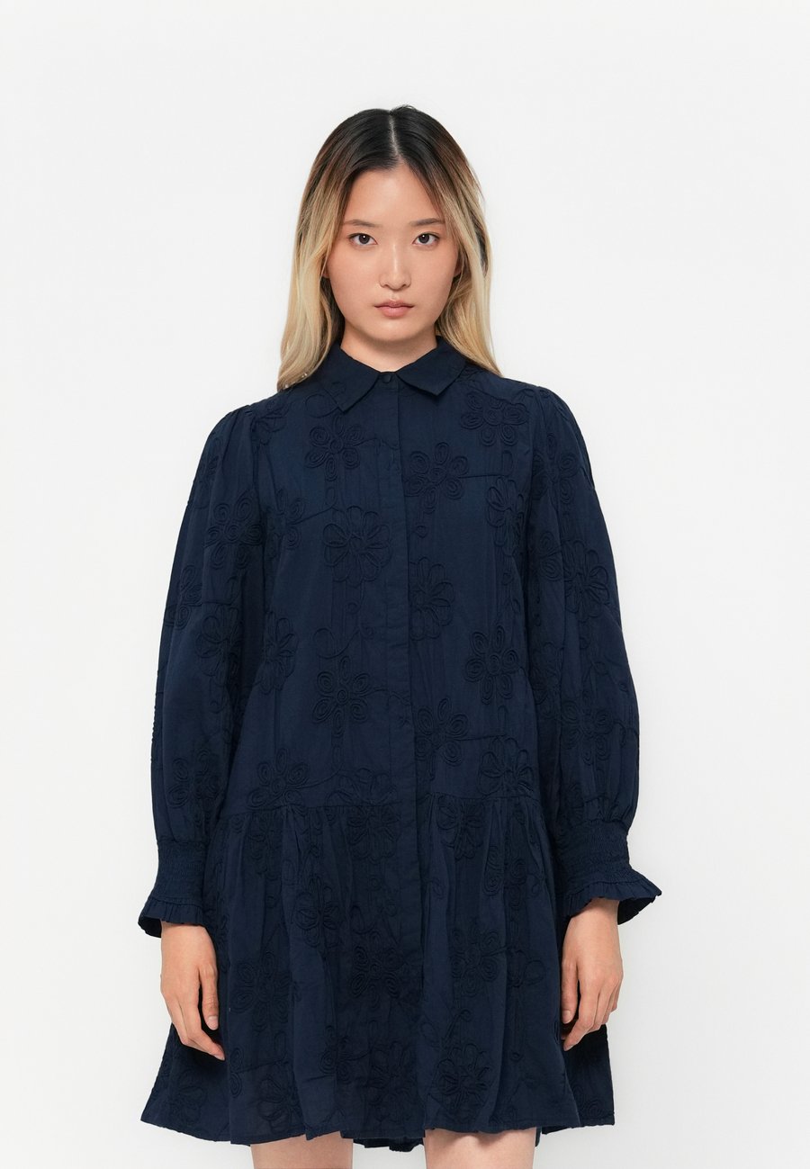 Платье YAS YASNEELO DRESS, Navy Blazer/Dark Blue
Платье YAS YASNEELO DRESS, Navy Blazer/Dark Blue