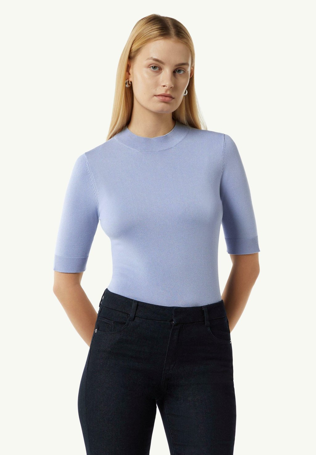 Джемпер comma, светло-голубой
Джемпер comma, светло-голубой