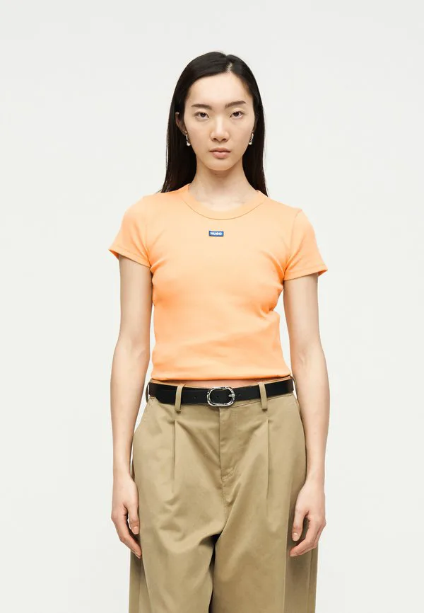 Простая футболка, базовая футболка Hugo, Light/Pastel Orange, Оранжевый, Простая футболка, базовая футболка Hugo, Light/Pastel Orange
Простая футболка, базовая футболка Hugo, Light/Pastel Orange, Оранжевый, Простая футболка, базовая футболка Hugo, Light/Pastel Orange