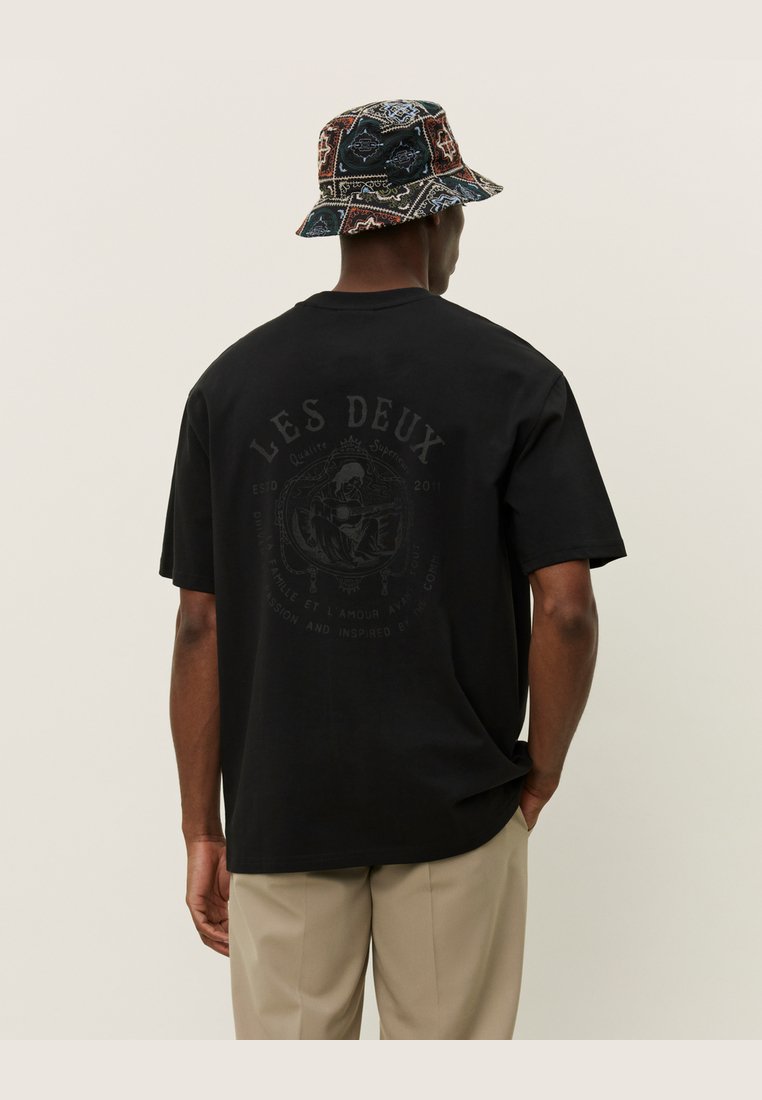 Футболка с принтом PASSION Les Deux, черный
Футболка с принтом PASSION Les Deux, черный