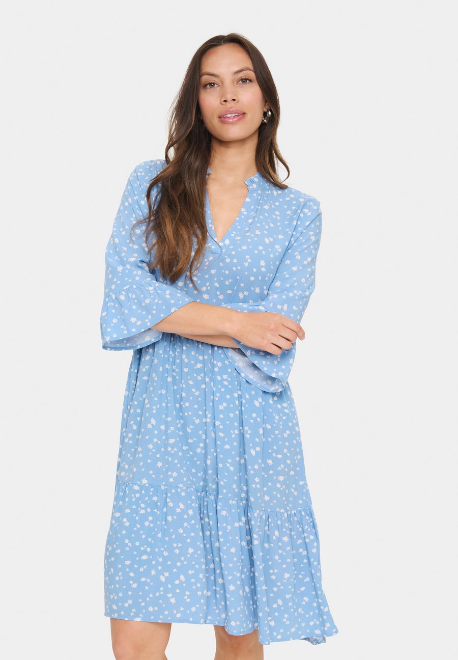 Платье Saint Tropez EDASZ, Allure Ice Small Blooms/Light Blue
Платье Saint Tropez EDASZ, Allure Ice Small Blooms/Light Blue