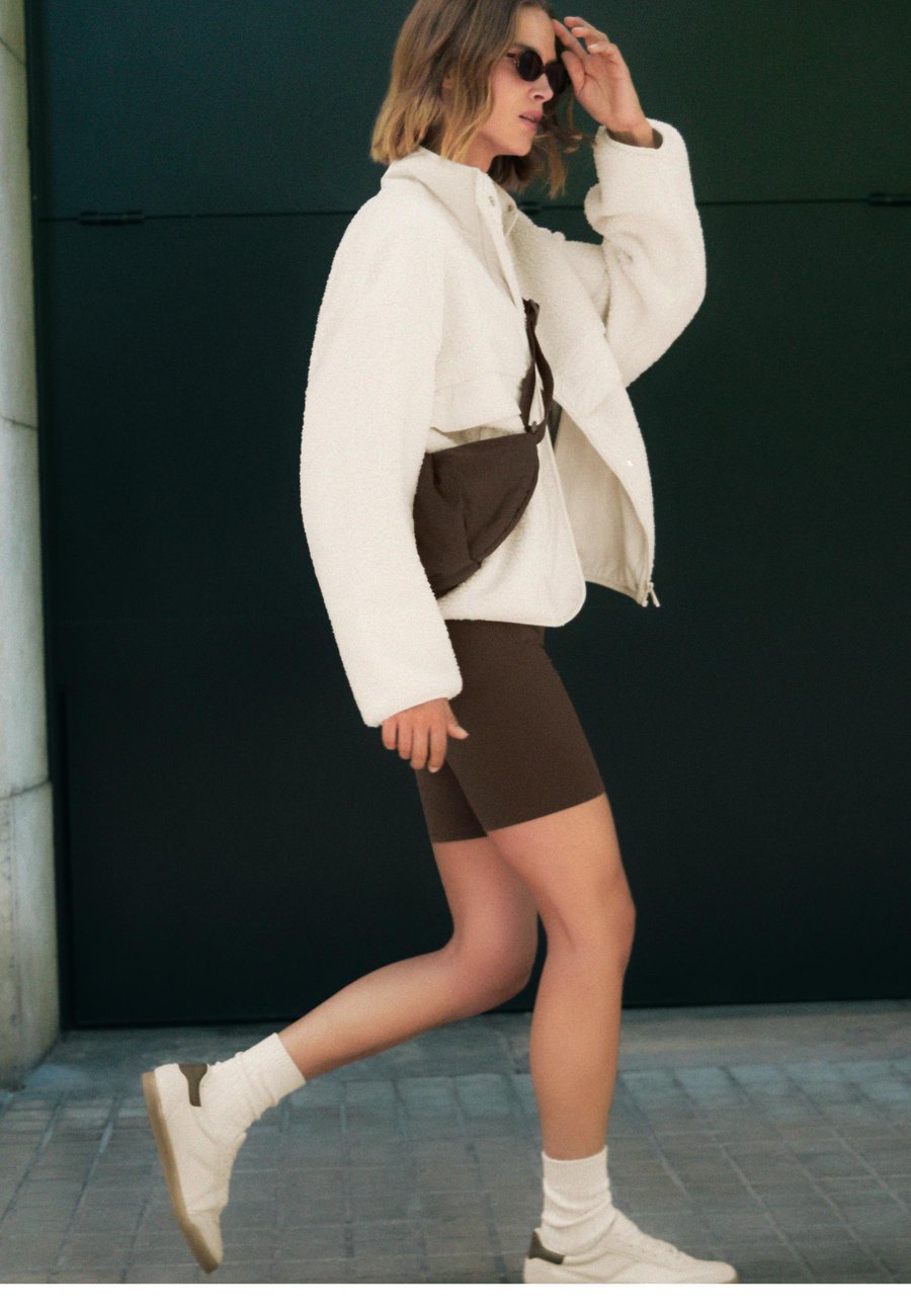 Сумка кросс-боди OYSHO MINI QUILTED , Brown
Сумка кросс-боди OYSHO MINI QUILTED , Brown