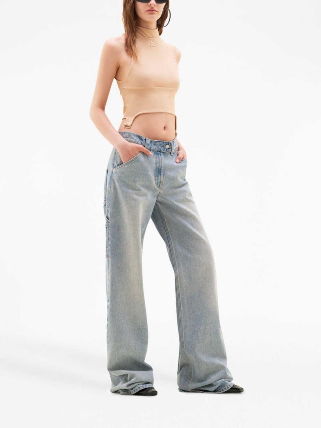 Courrèges укороченный топ с нашивкой-логотипом, серый
Courrèges укороченный топ с нашивкой-логотипом, серый