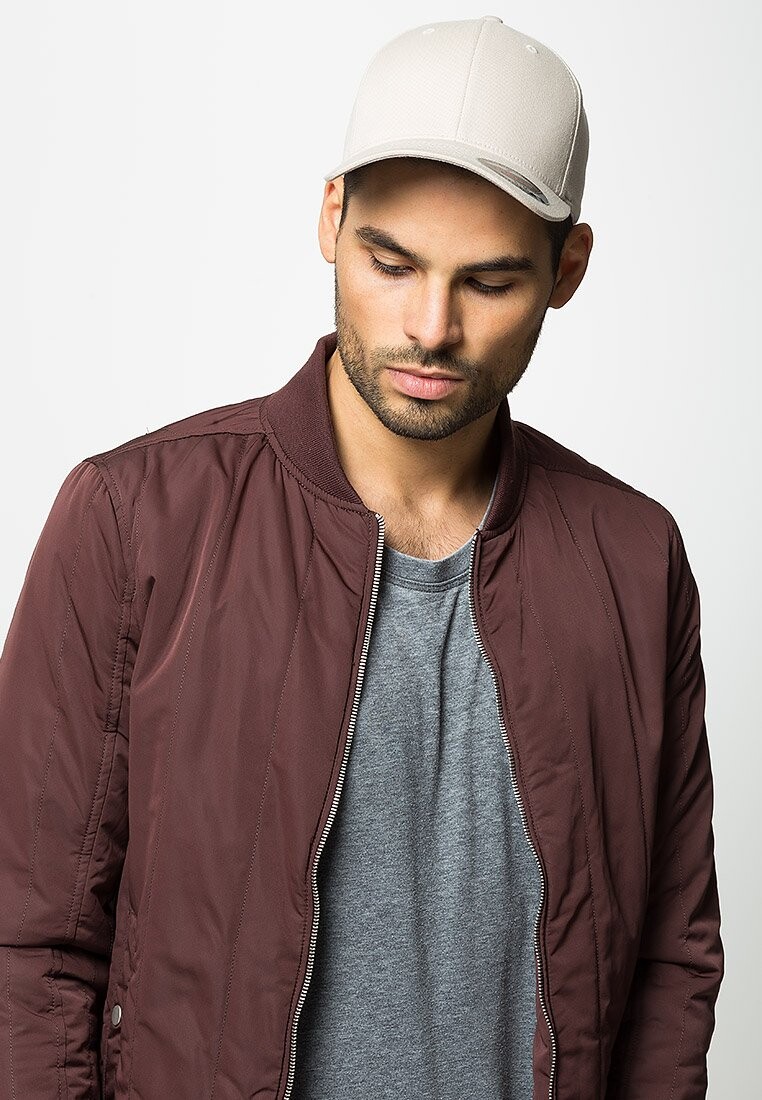 Бейсболка Combed Flexfit, камень
Бейсболка Combed Flexfit, камень