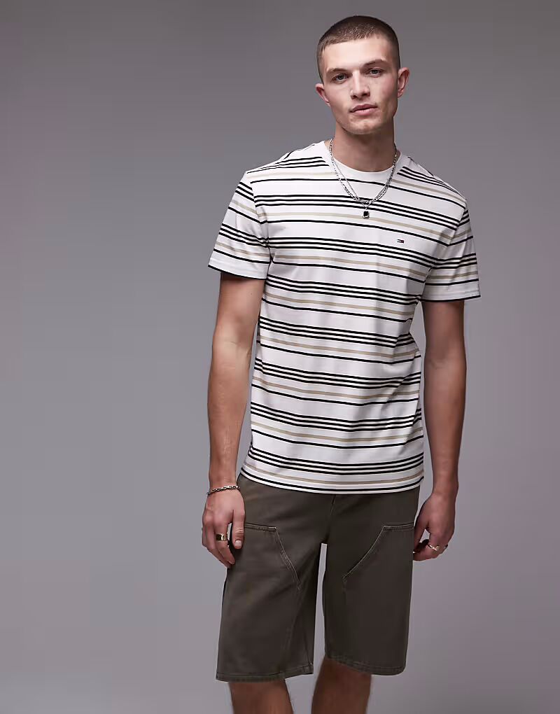 Футболка с полосками логотипа Tommy Jeans белого цвета
Футболка с полосками логотипа Tommy Jeans белого цвета