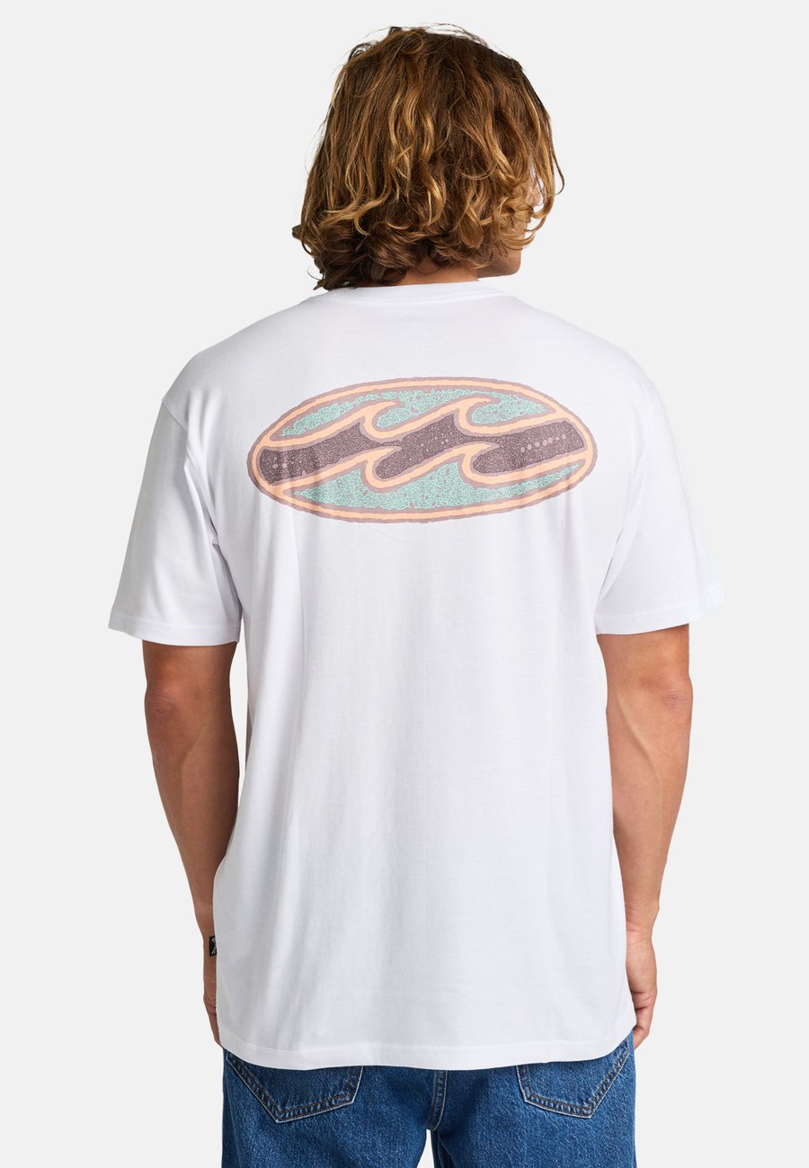 Футболка Billabong CRAYON WAVE, White, Белый, Футболка Billabong CRAYON WAVE, White
Футболка Billabong CRAYON WAVE, White, Белый, Футболка Billabong CRAYON WAVE, White