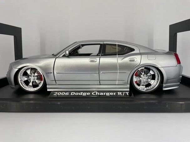 Jada Toys Dodge Charger 2006 R/T Серебристый 1:18 90723A IXO
Jada Toys Dodge Charger 2006 R/T Серебристый 1:18 90723A IXO