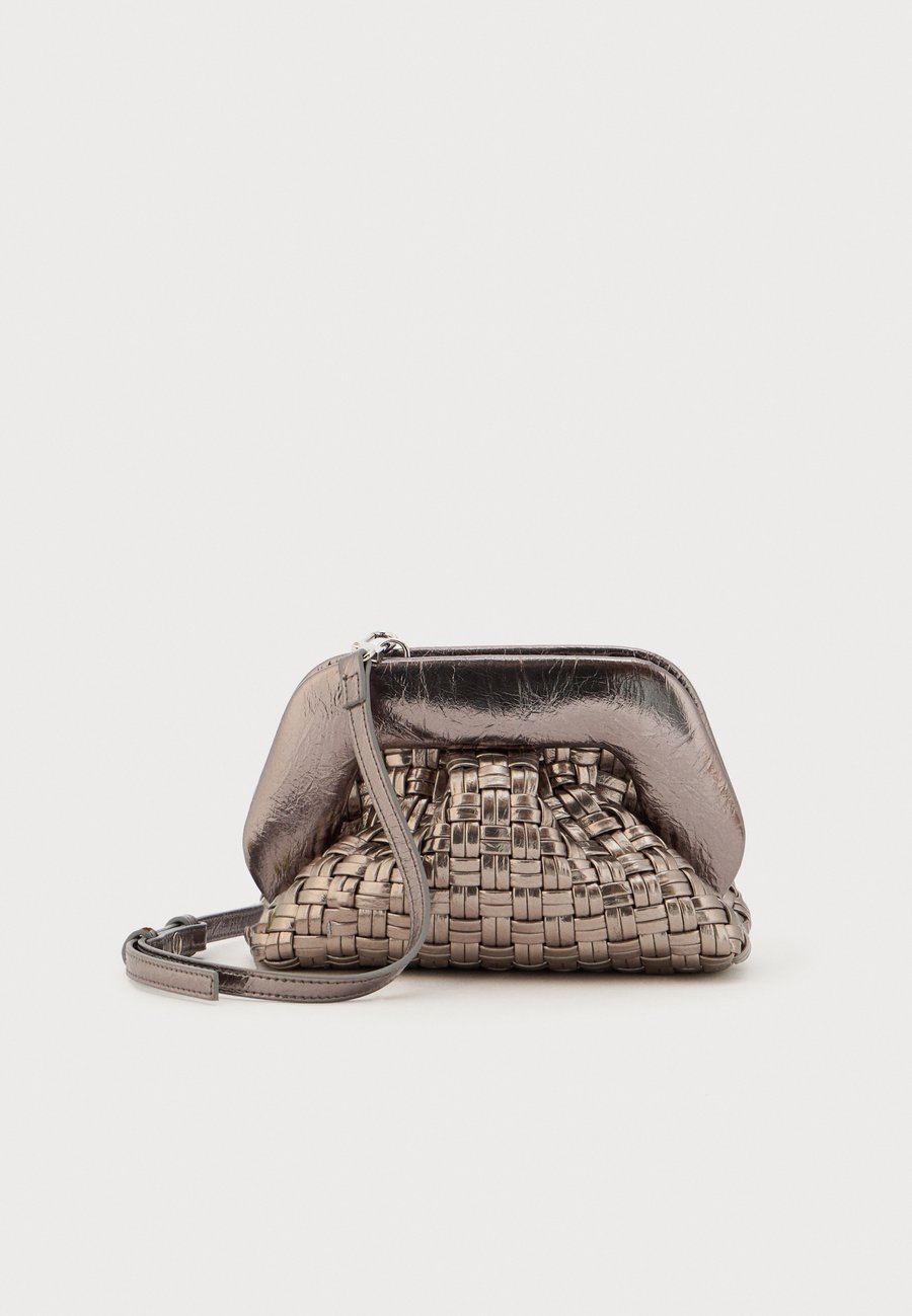 Клатч THEMOIRè GEA MICRO WEAVED, Dark Silver-Coloured/Silver-Coloured
Клатч THEMOIRè GEA MICRO WEAVED, Dark Silver-Coloured/Silver-Coloured