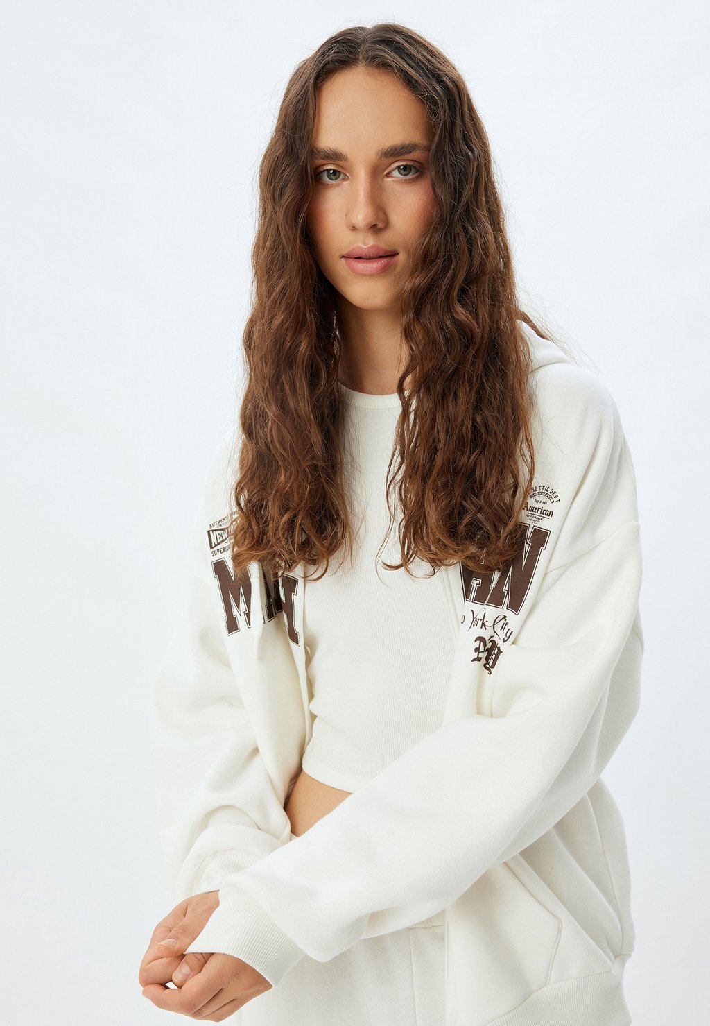 Толстовка на молнии Koton, белый
Толстовка на молнии Koton, белый