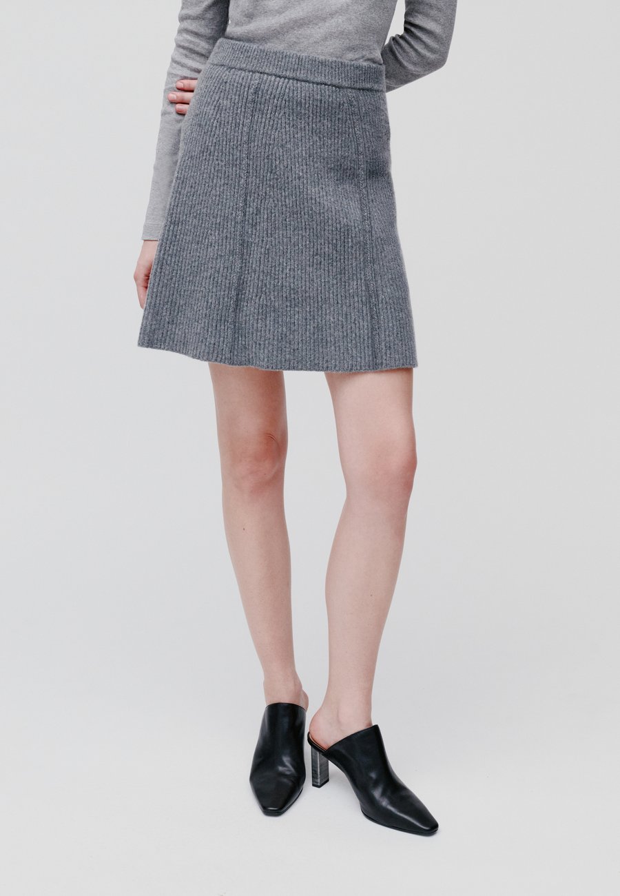 Юбка IVY OAK KEENA, Mittleres Grau/Grey
Юбка IVY OAK KEENA, Mittleres Grau/Grey