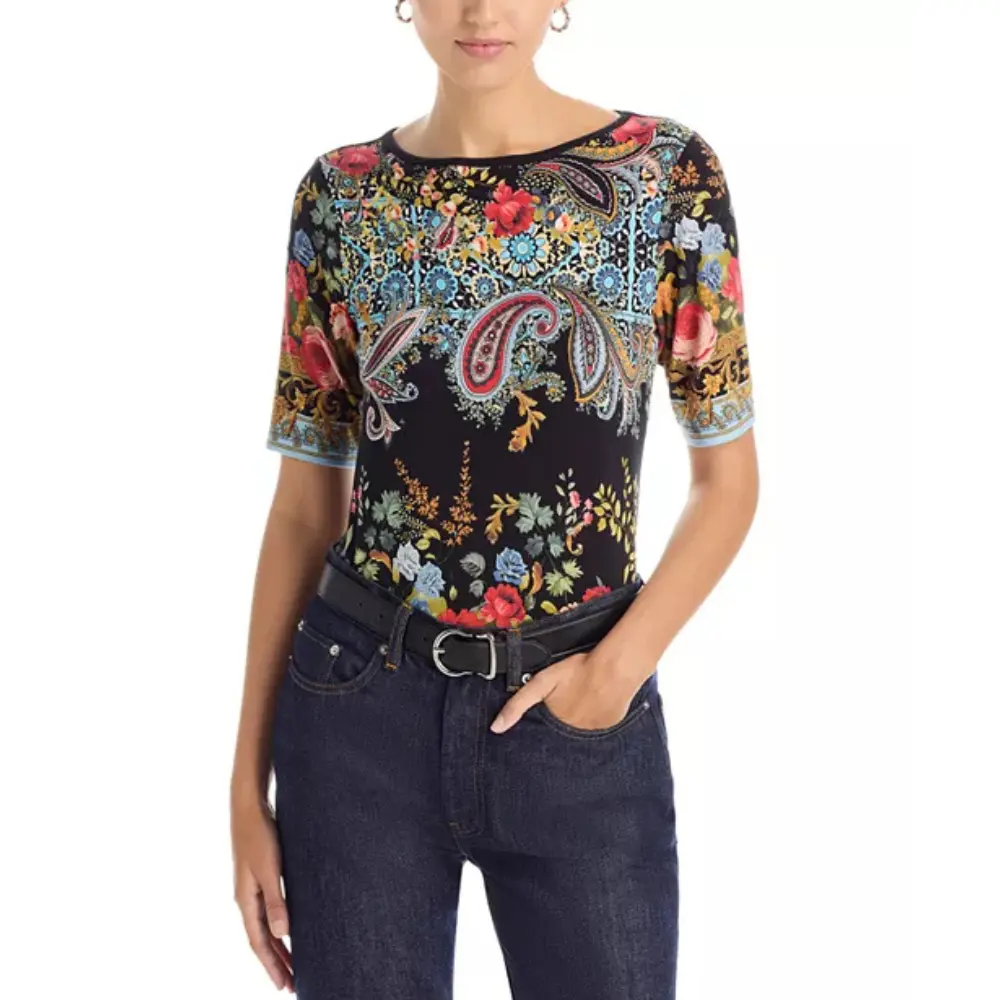 Женская футболка с вырезом-лодочкой Johnny Was The Janie Favorite, модель Leto, leto
Женская футболка с вырезом-лодочкой Johnny Was The Janie Favorite, модель Leto, leto