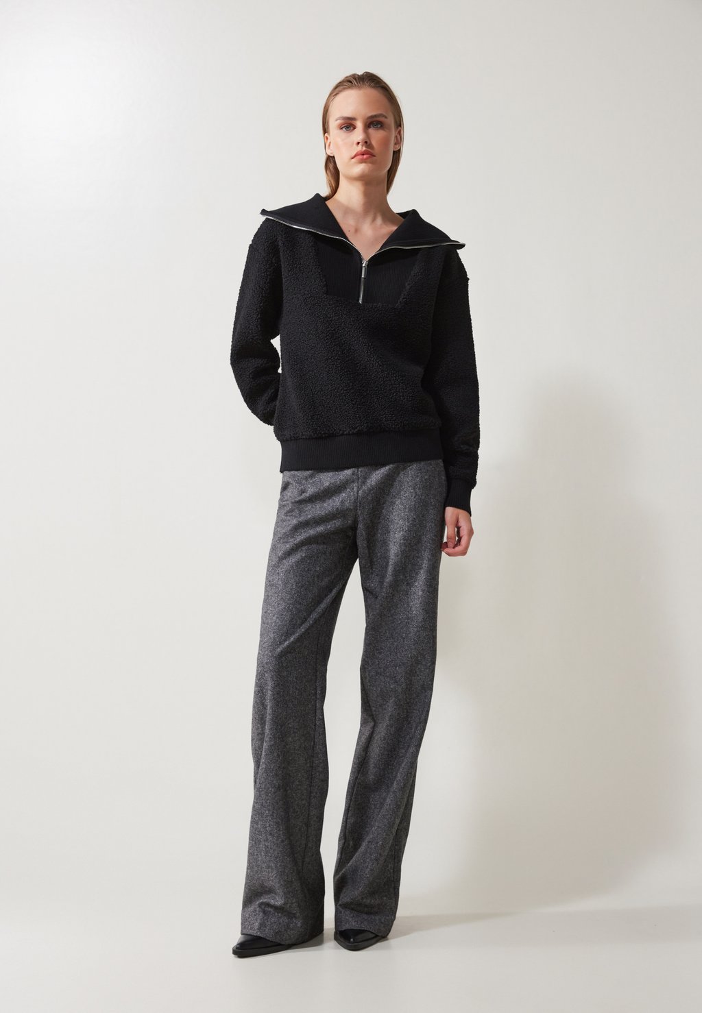 Флисовый джемпер Anna Field, черный 
Флисовый джемпер Anna Field, черный