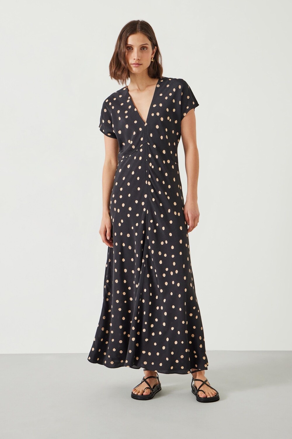 Платье макси в горошек от Amelia Hush, черный
Платье макси в горошек от Amelia Hush, черный