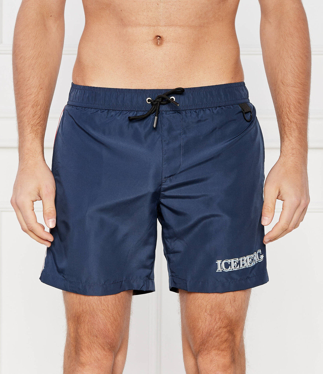 Шорты для плавания Iceberg Regular Fit, темно-синий
Шорты для плавания Iceberg Regular Fit, темно-синий