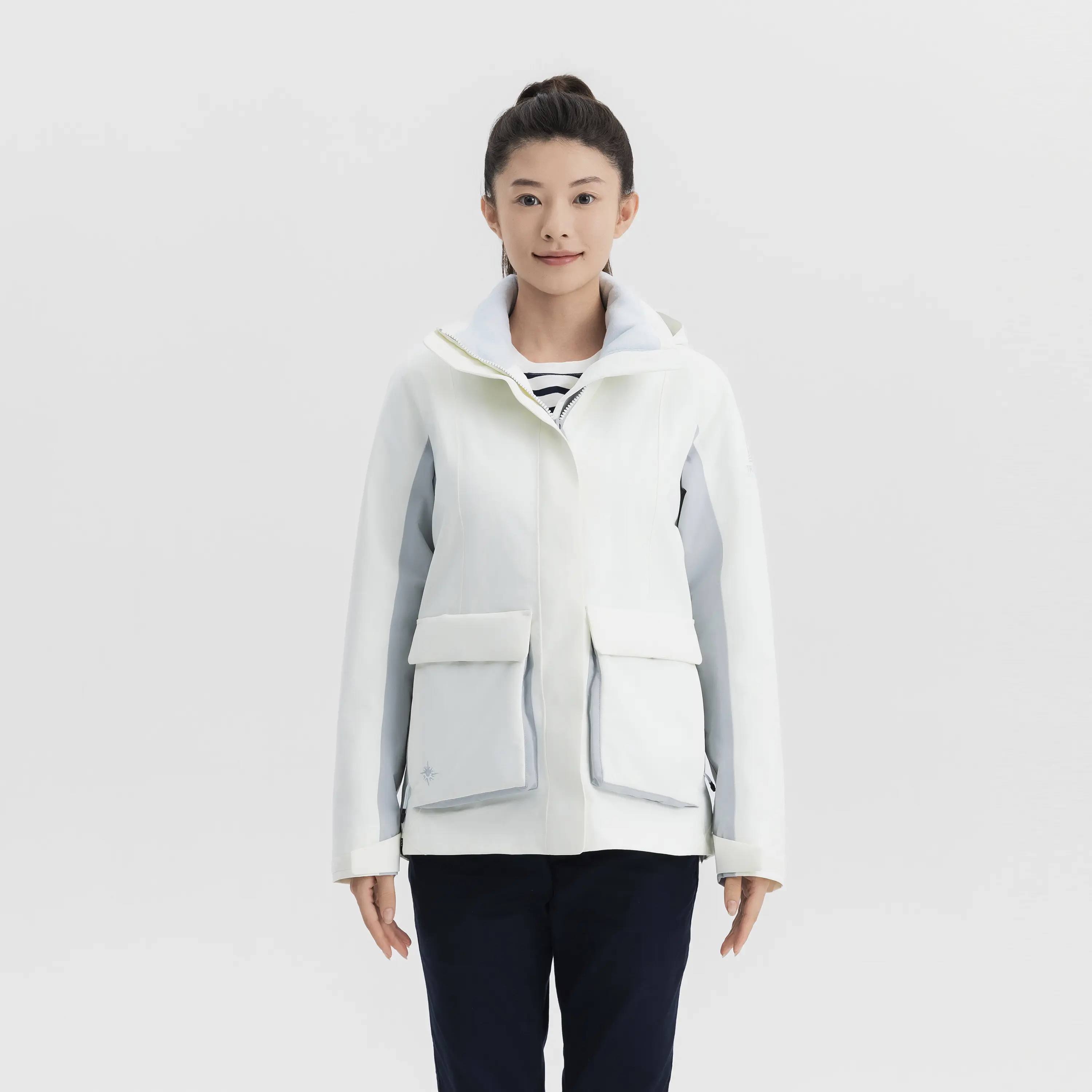 Женская водонепроницаемая утеплённая куртка для парусного спорта Tribord Sailing 300 бело-серая
Женская водонепроницаемая утеплённая куртка для парусного спорта Tribord Sailing 300 бело-серая