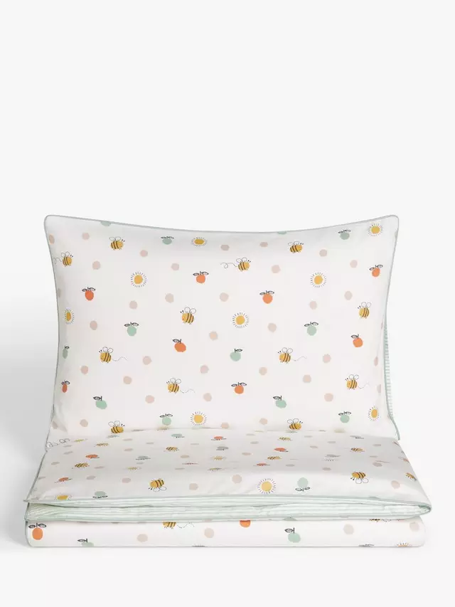 Комплект из пододеяльников и наволочки John Lewis Oh My Darling Bee Print Reversible Toddler Pure Cotton
Комплект из пододеяльников и наволочки John Lewis Oh My Darling Bee Print Reversible Toddler Pure Cotton