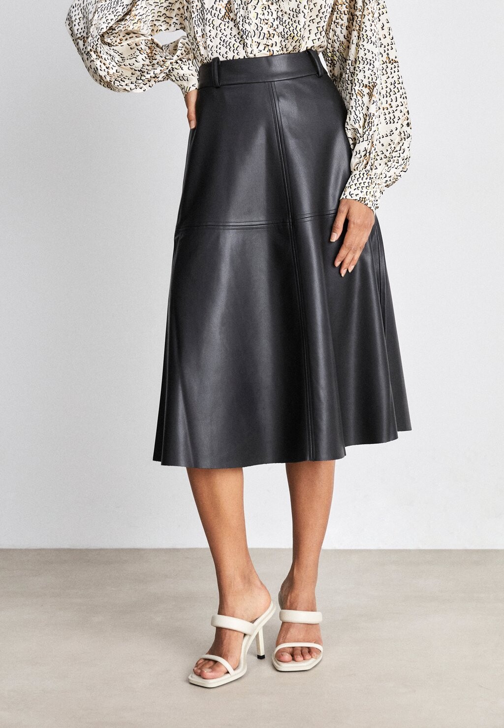 Юбка Bruuns Bazaar ЮБКА VEGANI IMMA, черный
Юбка Bruuns Bazaar ЮБКА VEGANI IMMA, черный