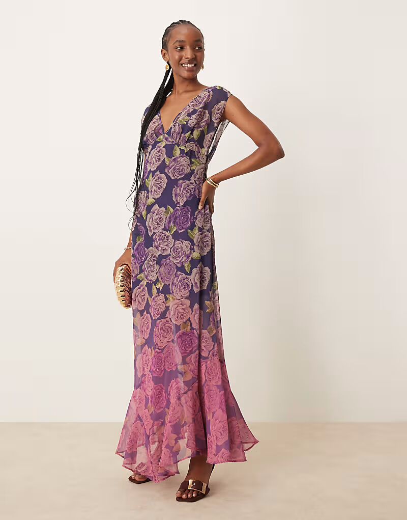 Платье макси с v-образным вырезом и цветочным принтом ASOS DESIGN
Платье макси с v-образным вырезом и цветочным принтом ASOS DESIGN