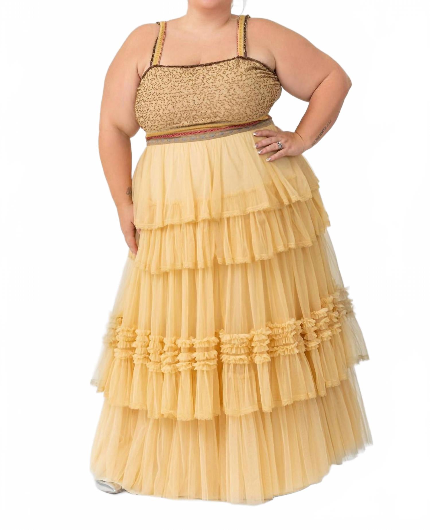 Зейна Макси Платье плюс в теплом бежевом -bl^nk-
Зейна Макси Платье плюс в теплом бежевом -bl^nk-