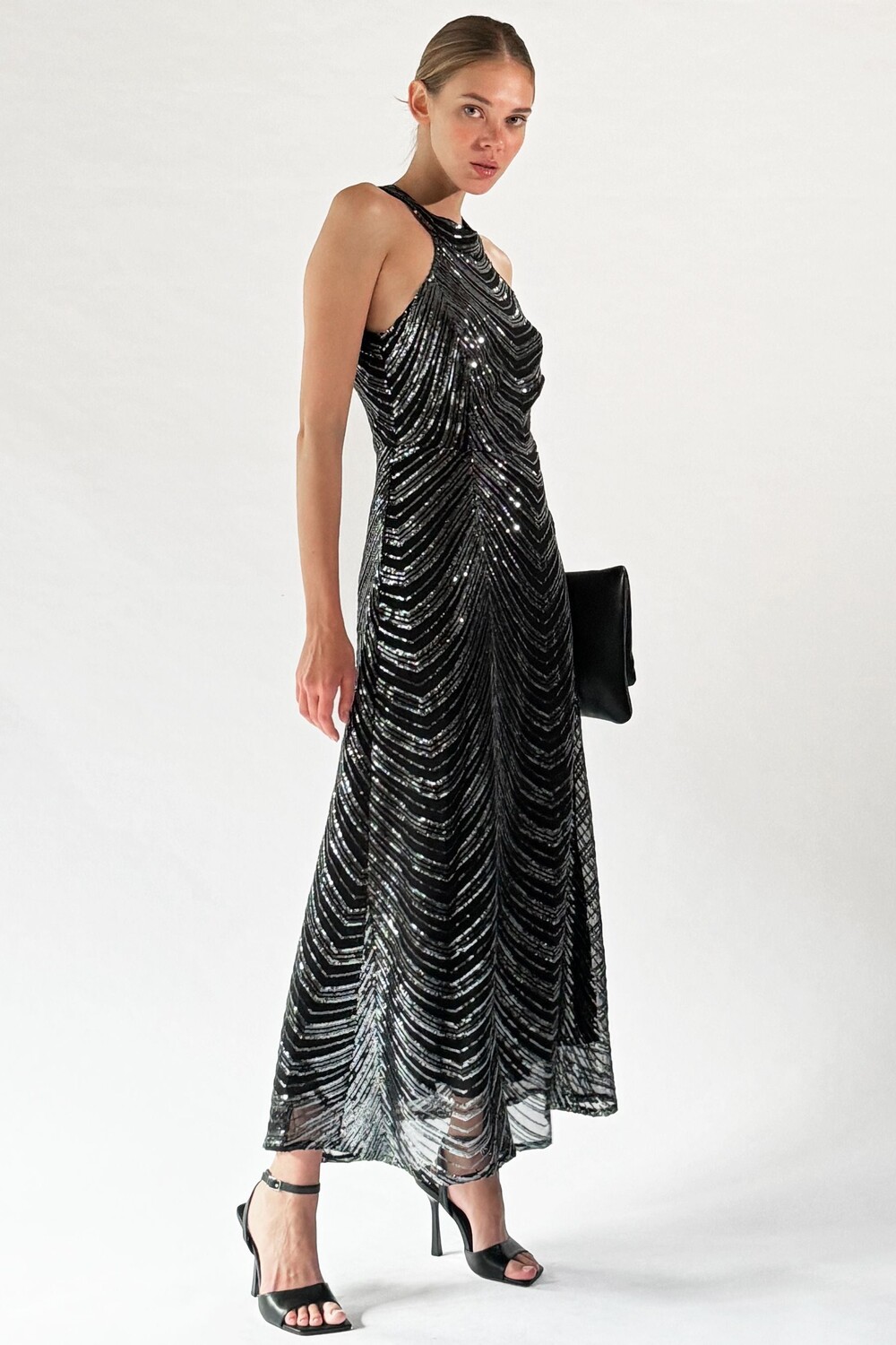 Платье миди с воротником-бретелькой украшенное бисером и пайетками Religion, серебряный