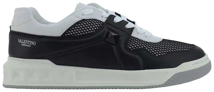 Кроссовки Valentino One Stud Low 'Black White', черный
Кроссовки Valentino One Stud Low 'Black White', черный