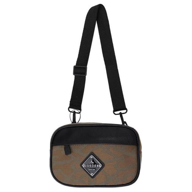 Jordan Полиэстеровый плечевой рюкзак мужской коричневый, Brown
Jordan Полиэстеровый плечевой рюкзак мужской коричневый, Brown