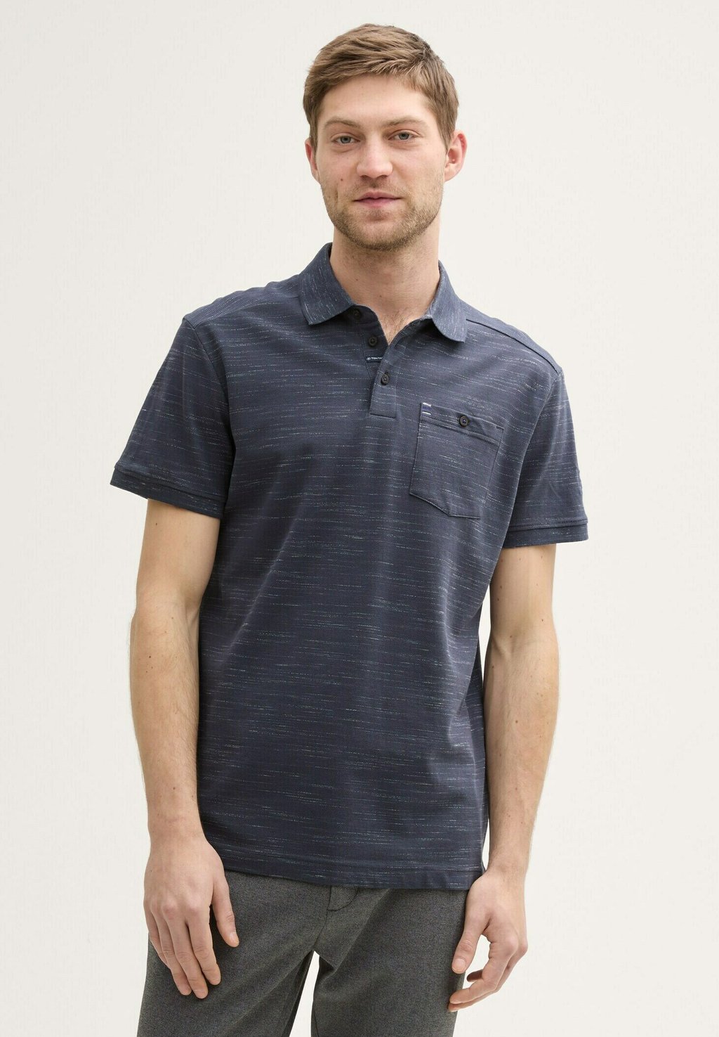 Рубашка поло MIT BRUSTTASCHE TOM TAILOR, серый
Рубашка поло MIT BRUSTTASCHE TOM TAILOR, серый