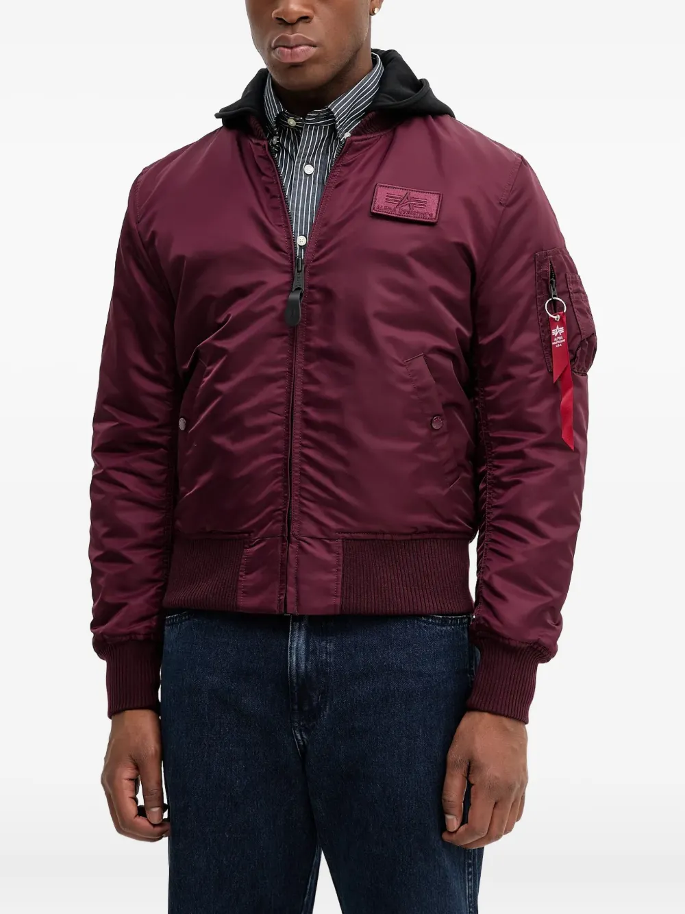 Бомбер MA-1 Zip с капюшоном Alpha Industries, красный
Бомбер MA-1 Zip с капюшоном Alpha Industries, красный