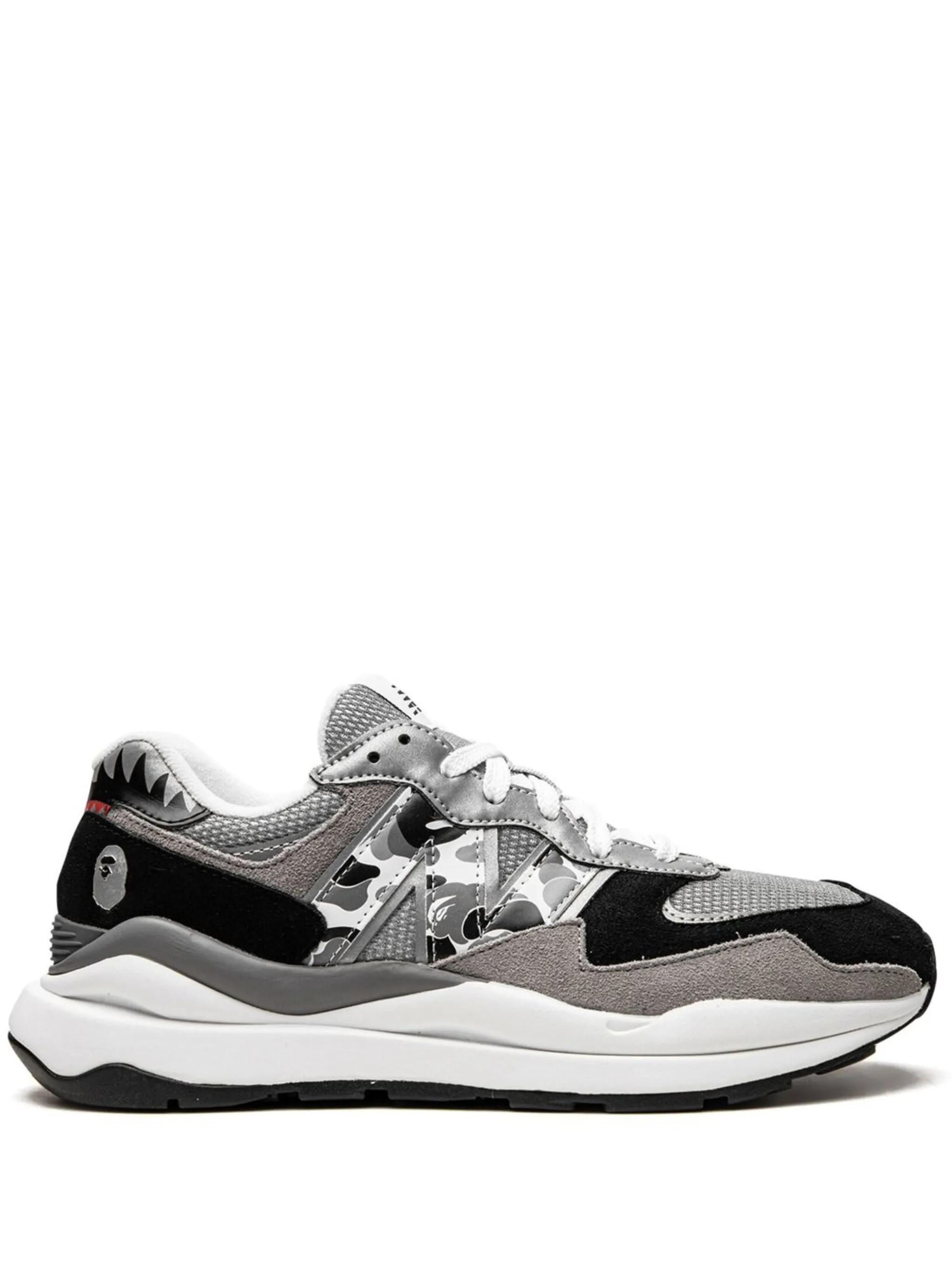 Кроссовки 57/40 из коллаборации с BAPE New Balance, серый
Кроссовки 57/40 из коллаборации с BAPE New Balance, серый