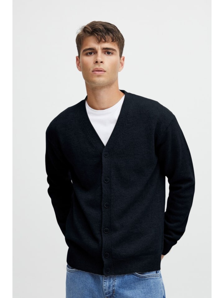 Кардиган CASUAL FRIDAY Strickjacke CFKarl 20504796 Cardigan mit V-Ausschnitt, черный
Кардиган CASUAL FRIDAY Strickjacke CFKarl 20504796 Cardigan mit V-Ausschnitt, черный