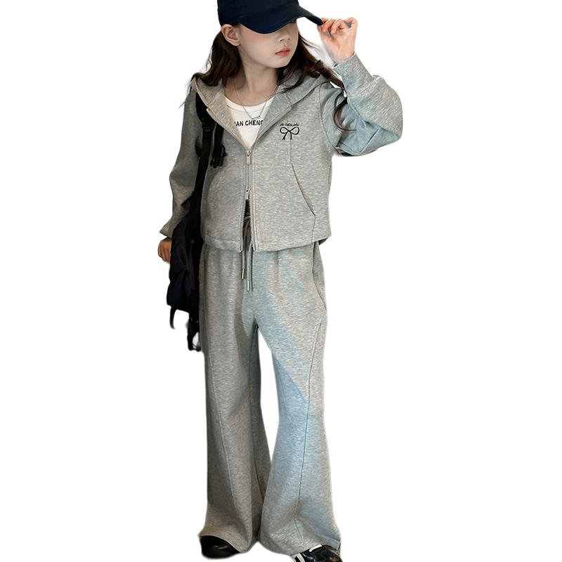 Повседневная спортивная одежда для детей на весну и осень Disney, серый
Повседневная спортивная одежда для детей на весну и осень Disney, серый