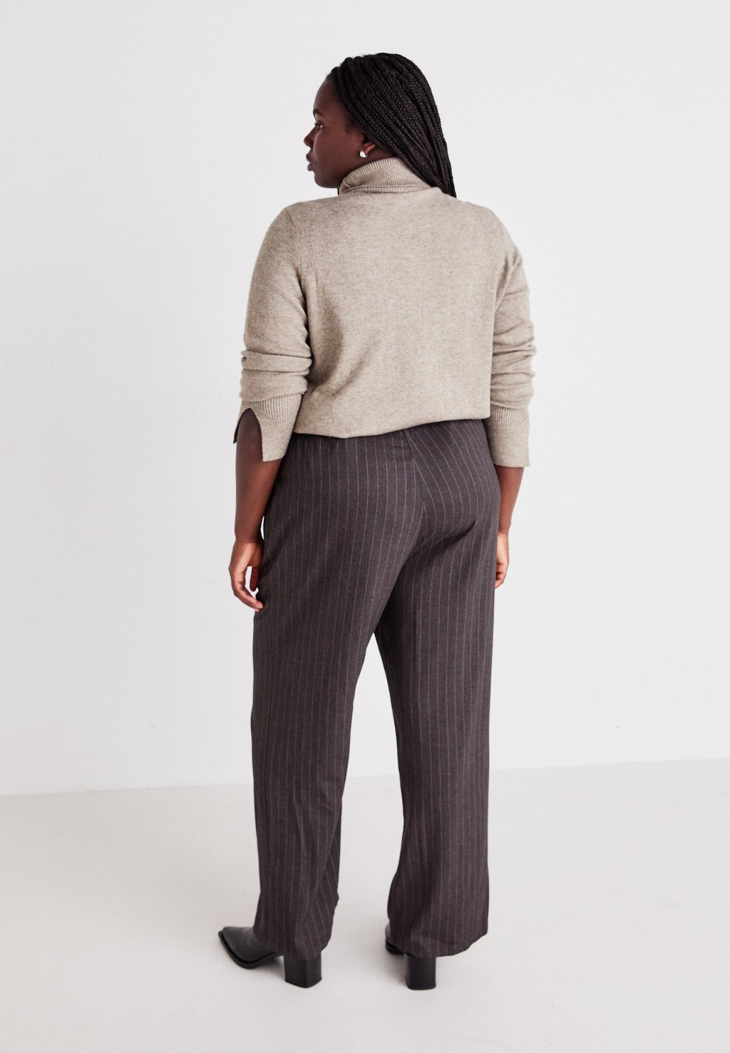 Брюки VMCDANIA PANT Vero Moda Curve, темно-серый
Брюки VMCDANIA PANT Vero Moda Curve, темно-серый