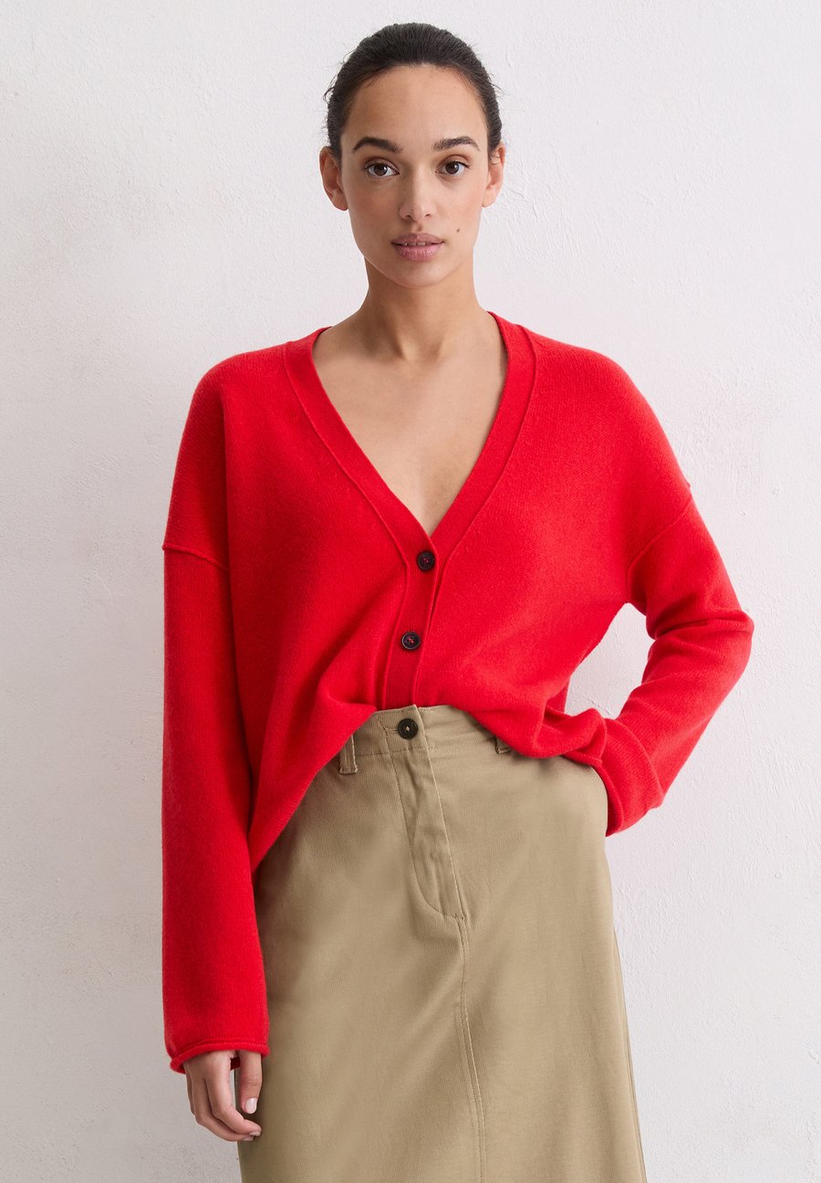 Кардиган Marc O'Polo LONGSLEEVE V-NECK, Bright Red/Red
Кардиган Marc O'Polo LONGSLEEVE V-NECK, Bright Red/Red